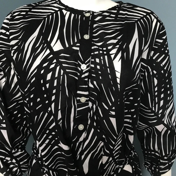 Black and white palm print belted tunic size small - Picture 2 of 5